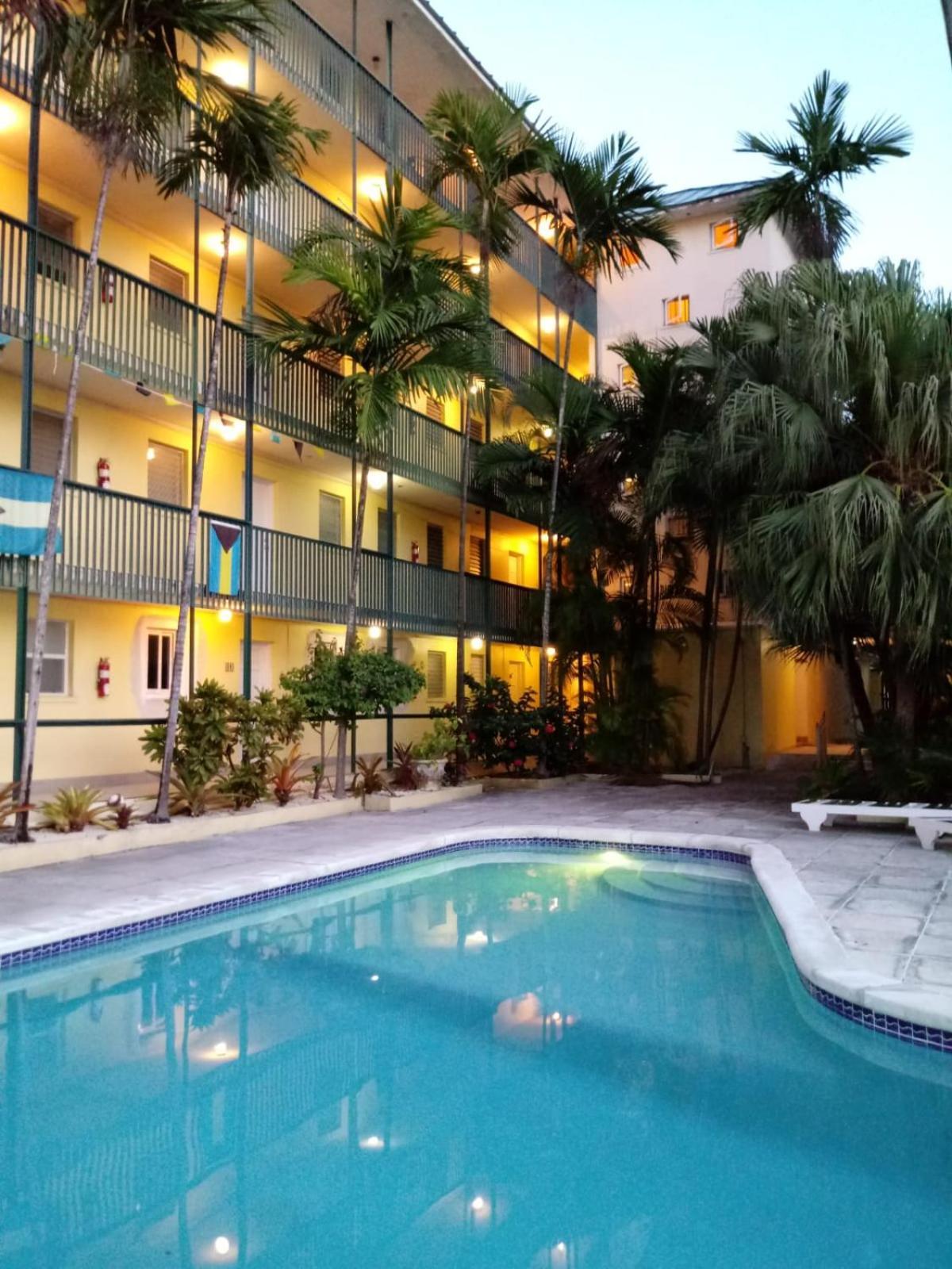 Apartment In Downtown At The Beach Nassau Exterior photo